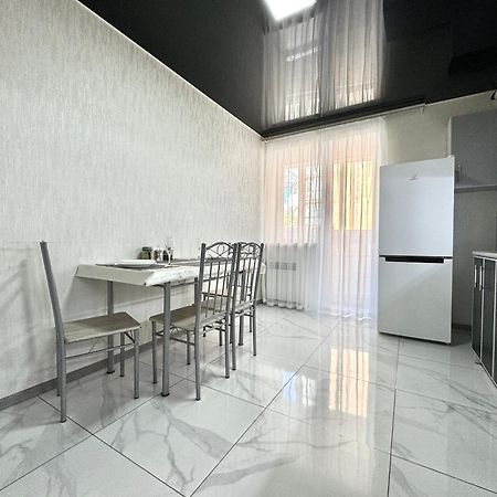 Apartpoltava 2 Окремі Кімнати, Новобудова, Два Великих Ліжка Центр, Корпусний Сад Exterior foto