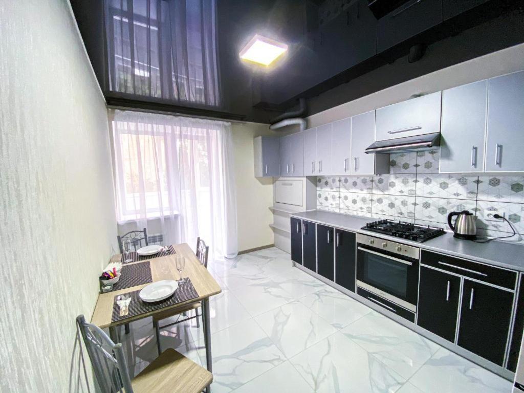 Apartpoltava 2 Окремі Кімнати, Новобудова, Два Великих Ліжка Центр, Корпусний Сад Exterior foto